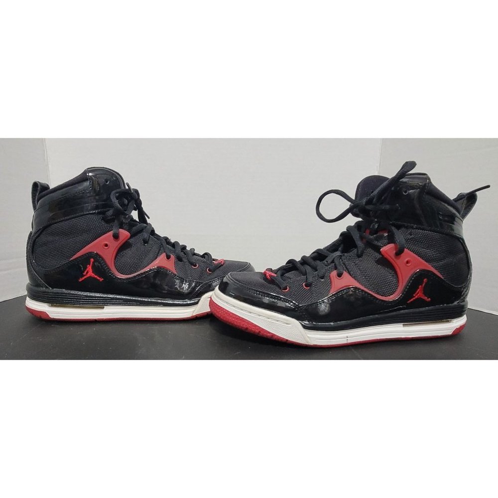 Nike Youth Air Jordan Flight Tr97 Sneakers (428827-011). Black & Red - Preowned.